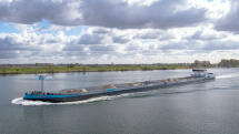 Modernisiertes Containerschiff „Leonie Deymann“ getauft